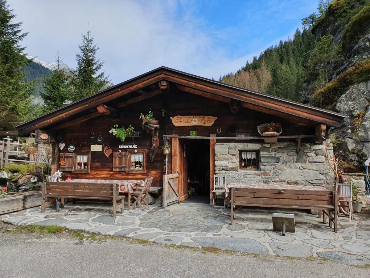 Hotel Gasthaus Schwarzenstein Ginzling Exterior foto