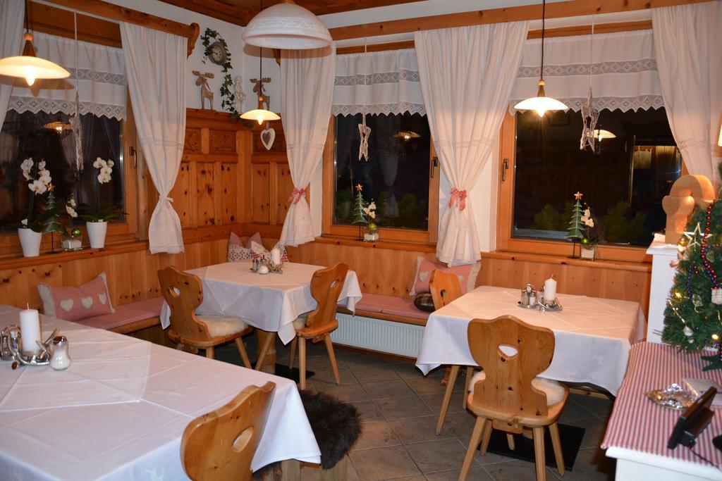 Hotel Gasthaus Schwarzenstein Ginzling Exterior foto